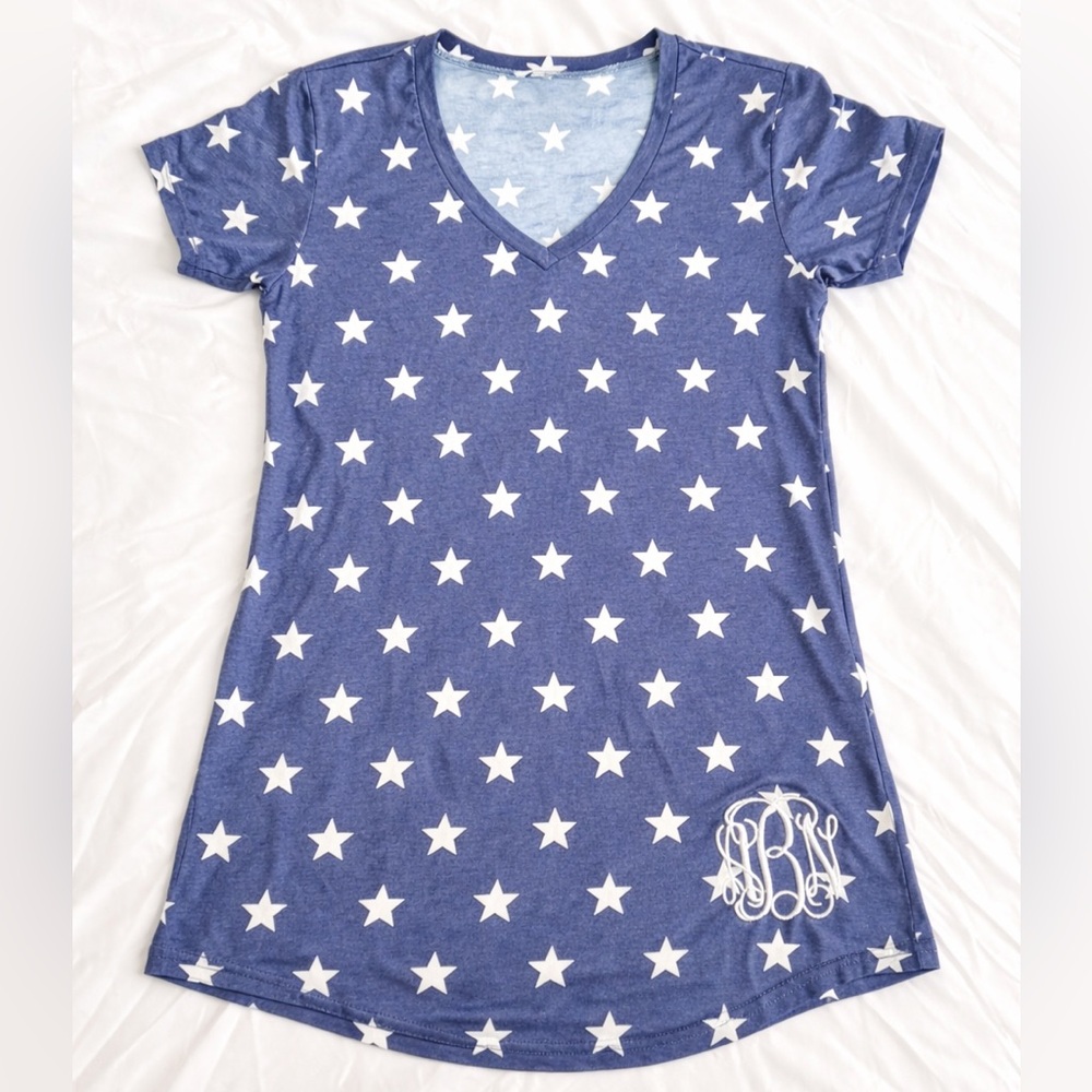 Jordann Blue Star Print V-Neck Tee Monogrammed Top Size Medium